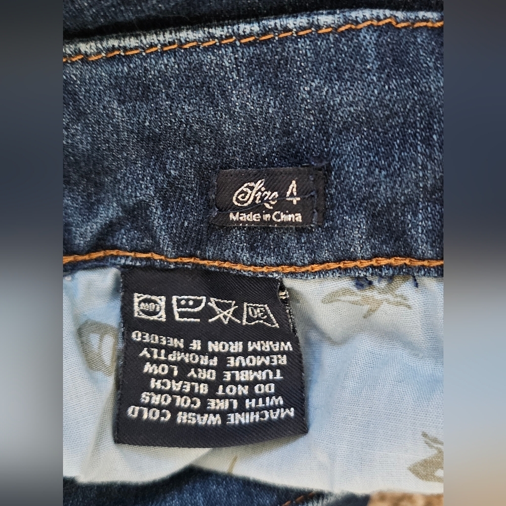 Seven7 Studio Mid-Rise Women's Sexy Flare Jeans, Size 4, Like New! - Picture 6 of 7